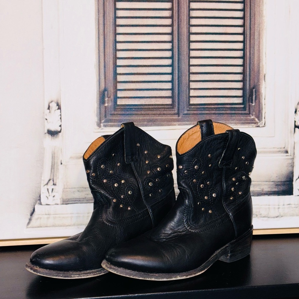 Miz Mooz Cozumel ankle studded cowboy boot 6.5